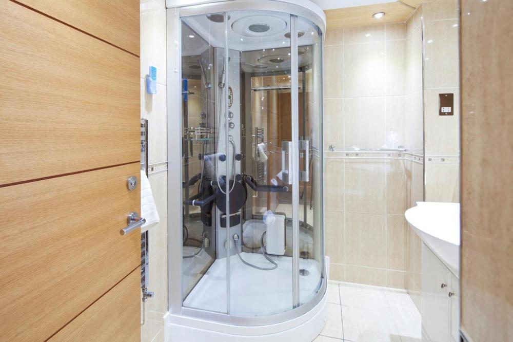 בלקפול Queens Mansions: Empress Suite מראה חיצוני תמונה